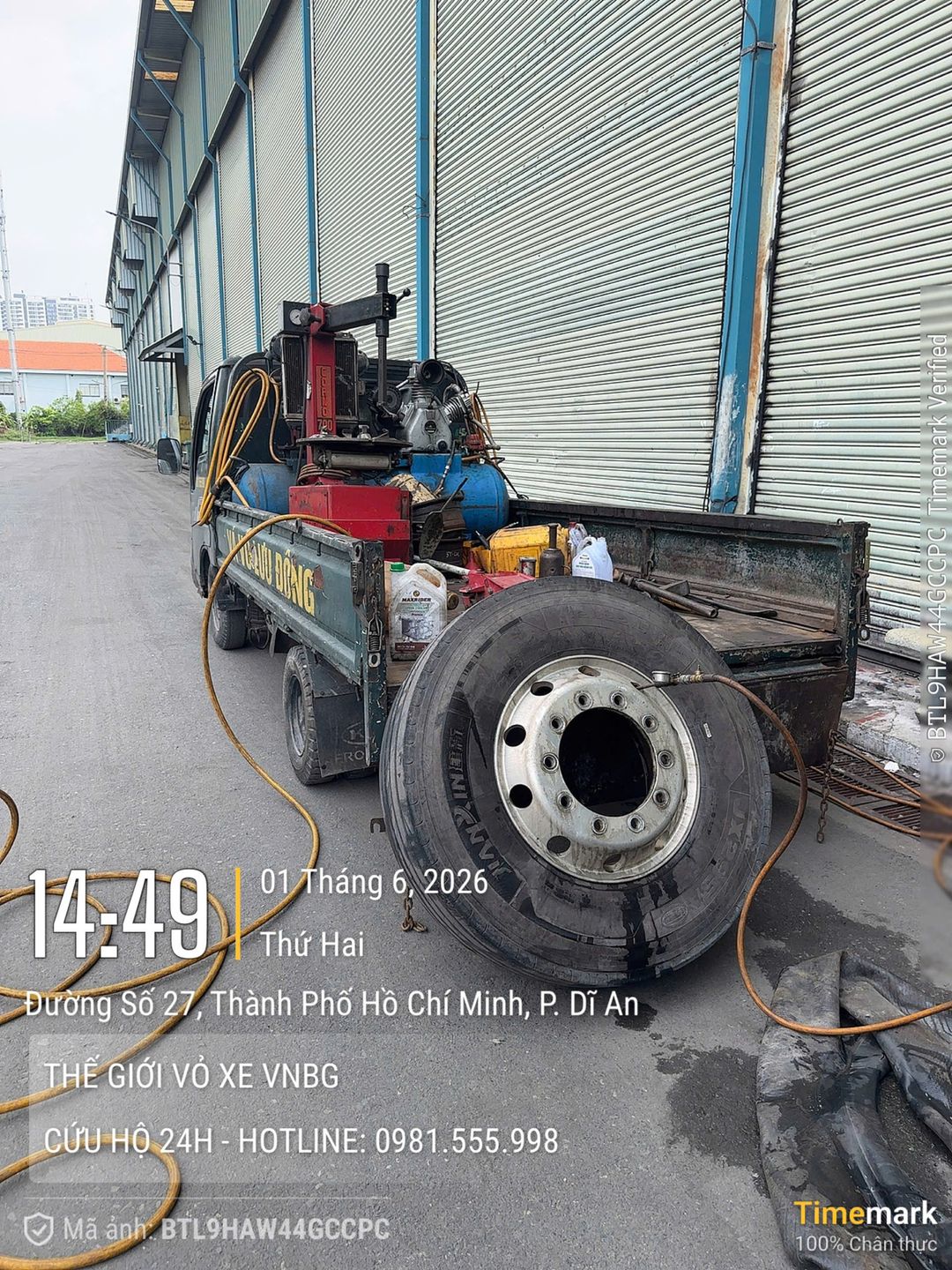 Bơm áp suất lốp xe tải bao nhiêu là chuẩn để chống nổ lốp mùa hè? - HÃ¬nh áº£nh thá»±c táº¿ táº¡i xÆ°á»Ÿng VNBG